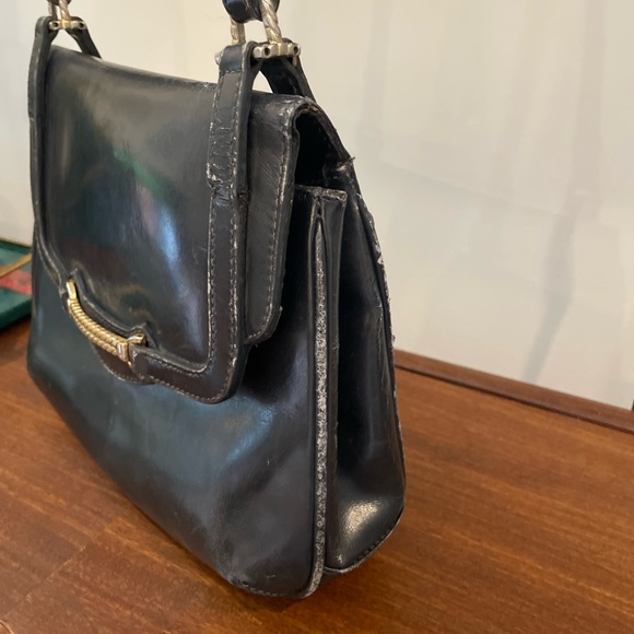 Vintage 1960s Gucci Shoulder Bag with Braided Brass Hardware - Picture 9 of 11